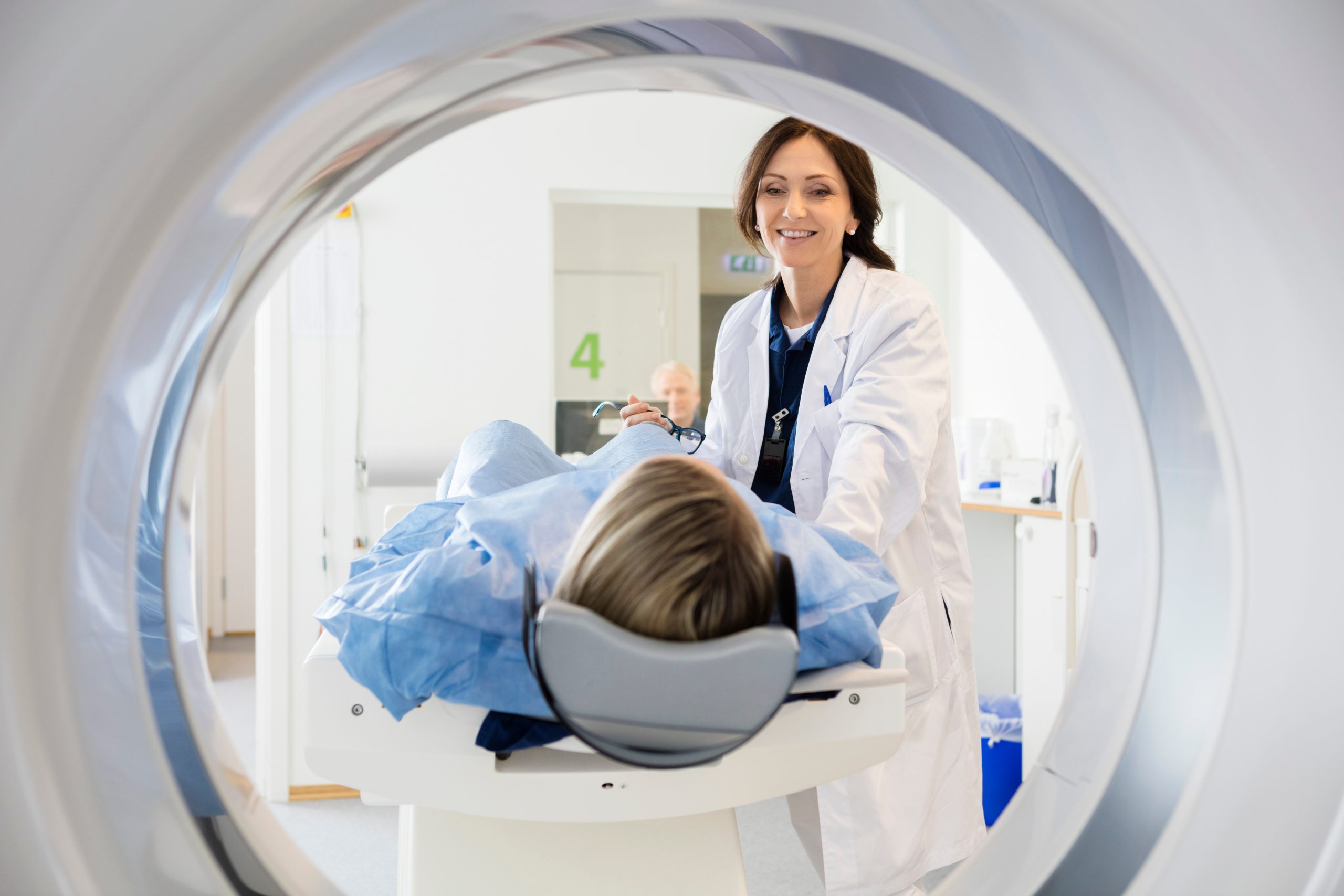 Ein MVZ ist nicht mehr Praxis, nicht Klinik, nicht Spezialambulanz. Markenarbeit für MVZs ist Verzichts-Arbeit, bevor sie Aufbau-Arbeit ist. Referenzen: eviamed Berlin · MVZ Göttingen · Kinderwunschzentrum Göttingen